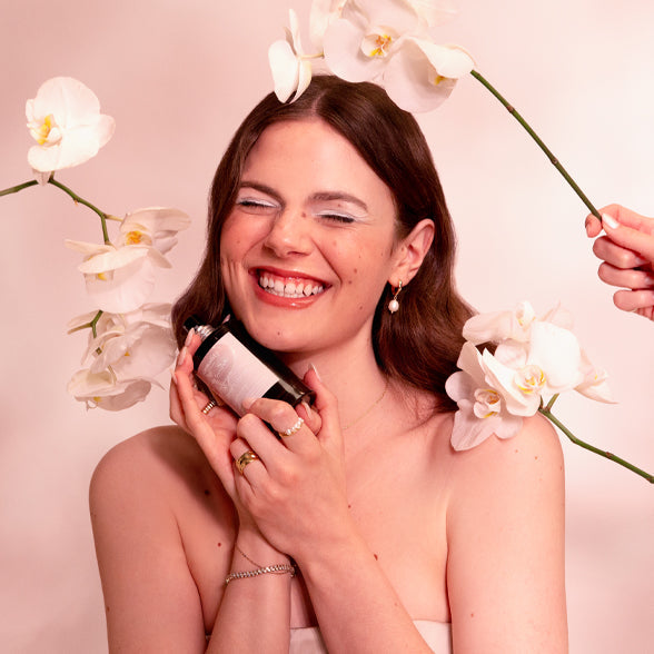 În spatele parfumului: Emma of Perfumerism vorbește despre crearea Milk Orchid
